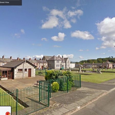 College Square, Terrace House Daire Bessbrook Dış mekan fotoğraf